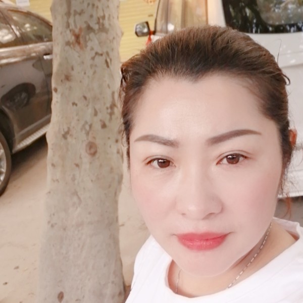 御姐爱笑的照片