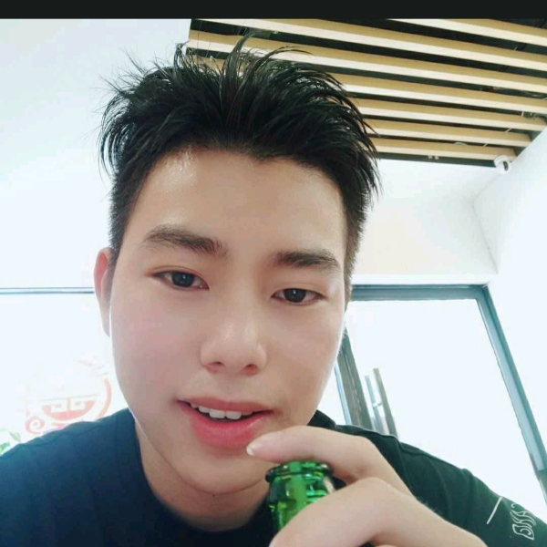 好多小姐姐的照片
