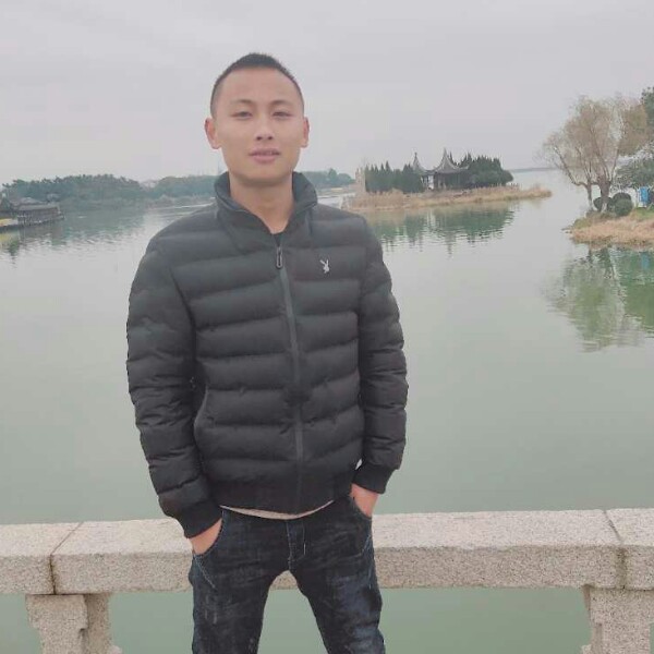战狼的照片