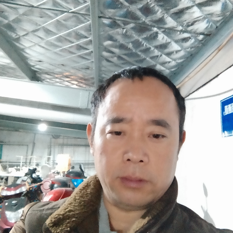 白天云的照片