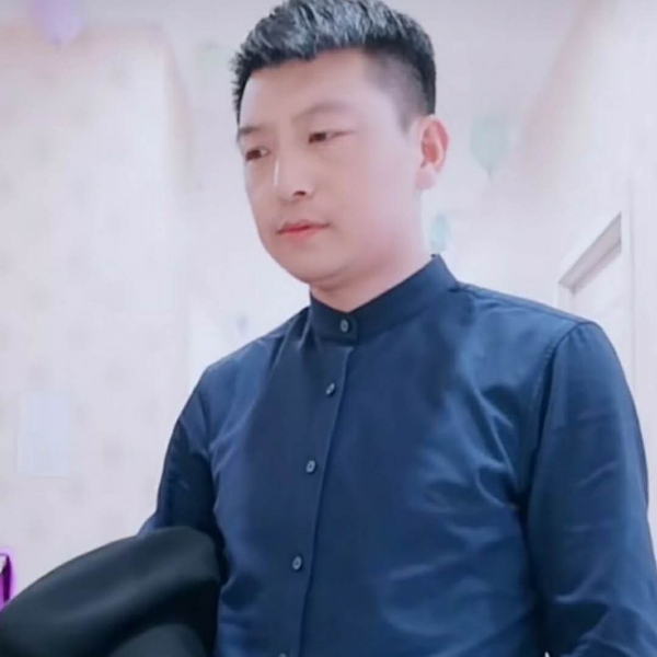 白云倾心寂冷的照片
