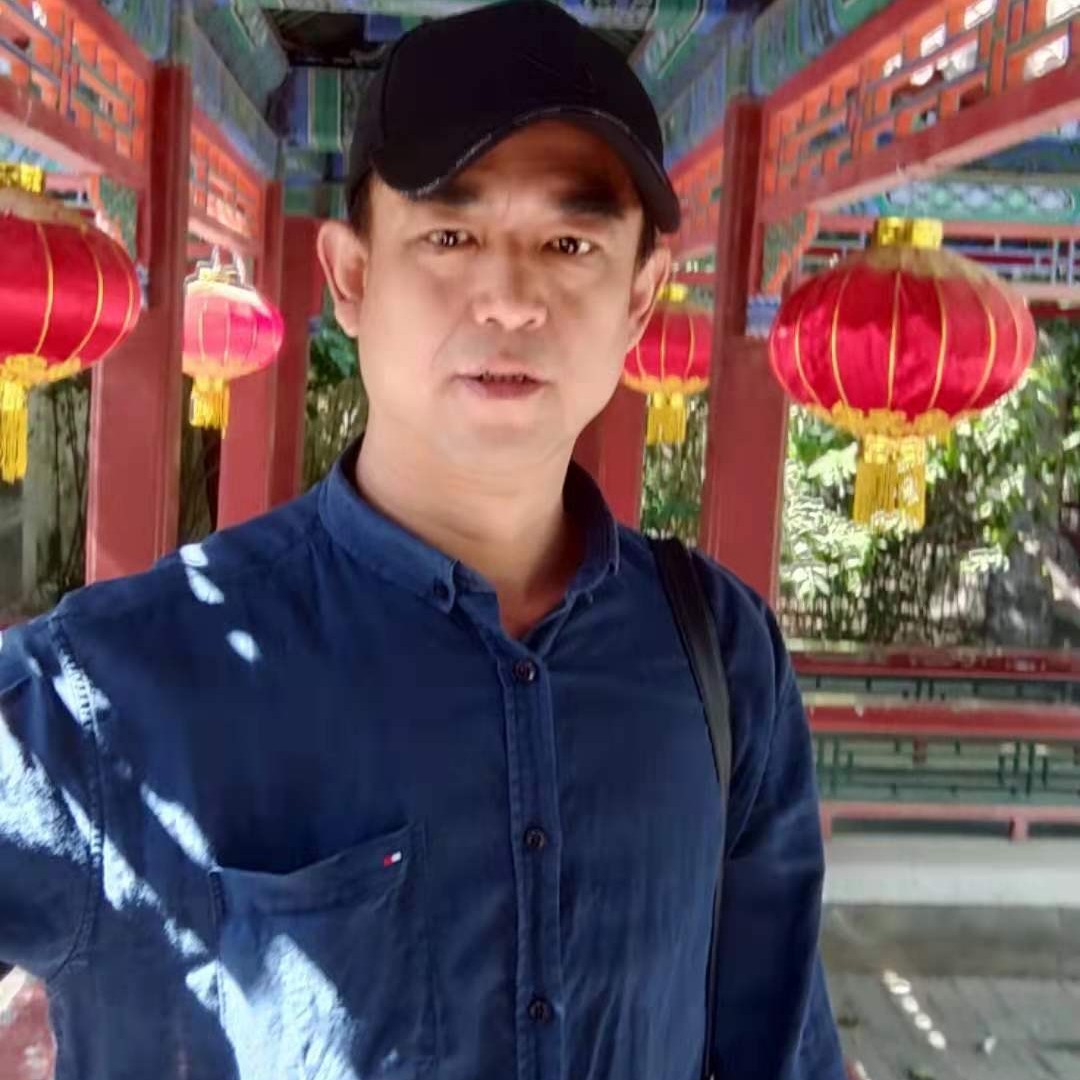 蜻蜓打刻苦的照片