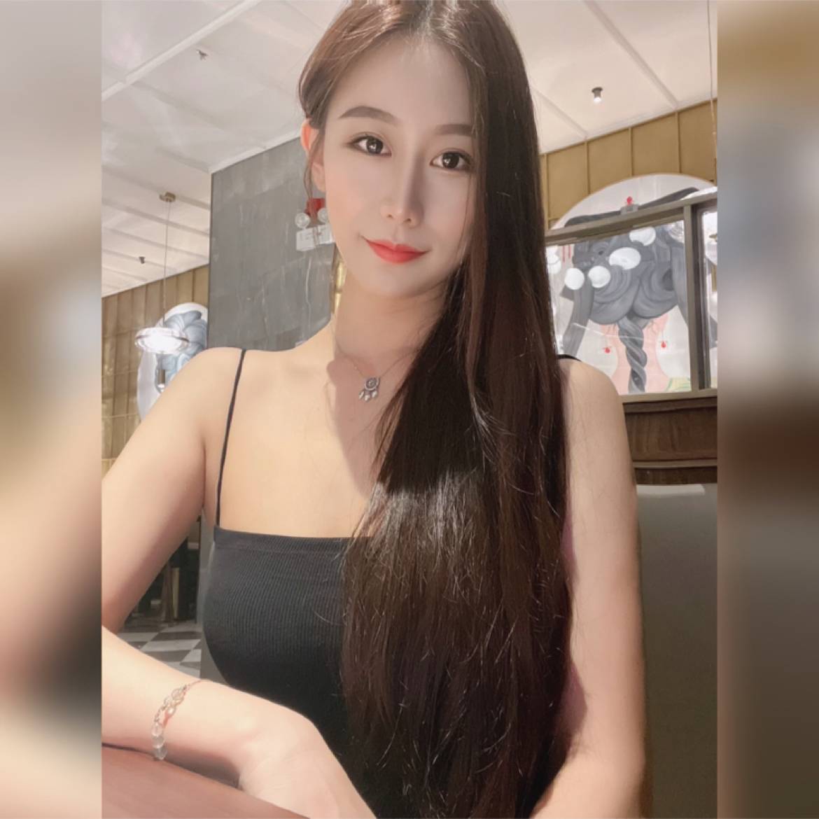 露莎的照片