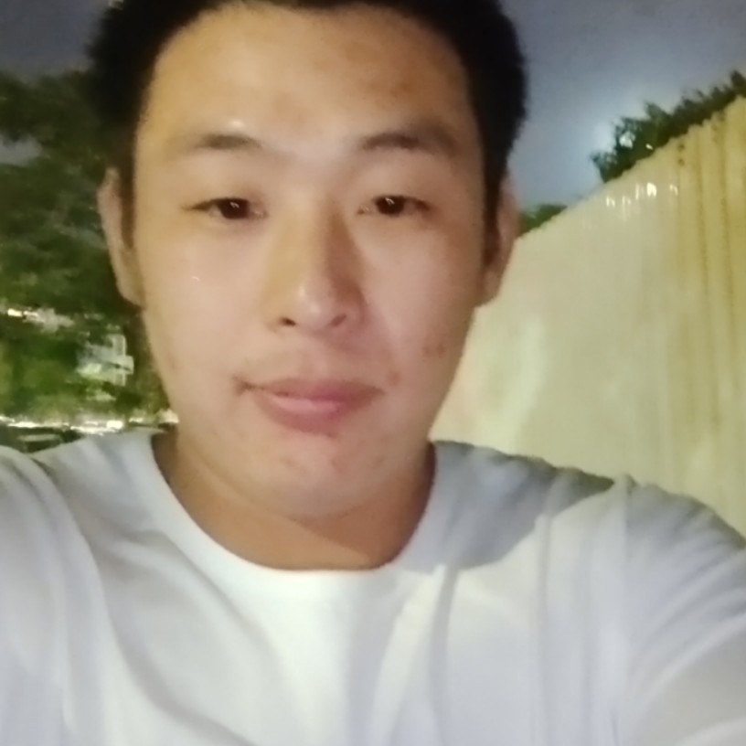 顺利打笑靥的照片