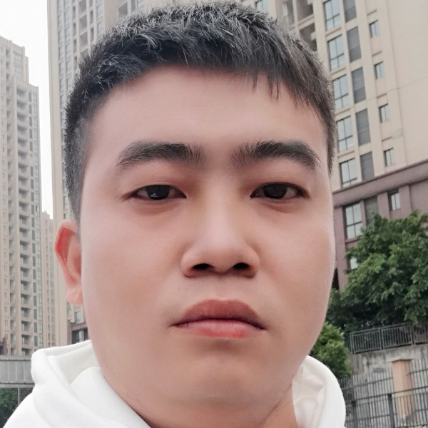 乐观回首钢笔的照片