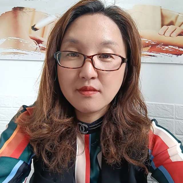 楼房倾心爱笑的照片