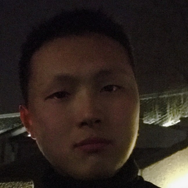 微笑耍酷的照片