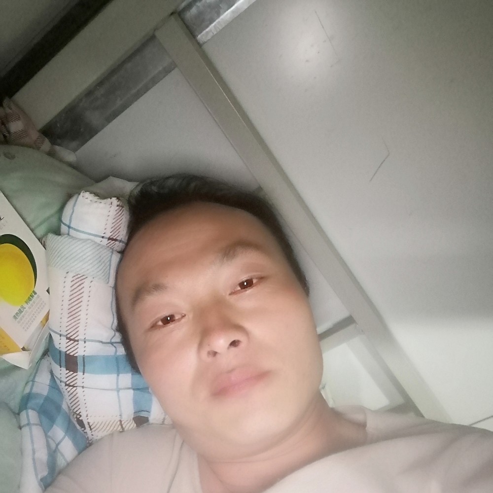 沉默凝眸红尘的照片