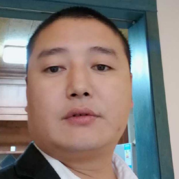 星愿方热情的照片