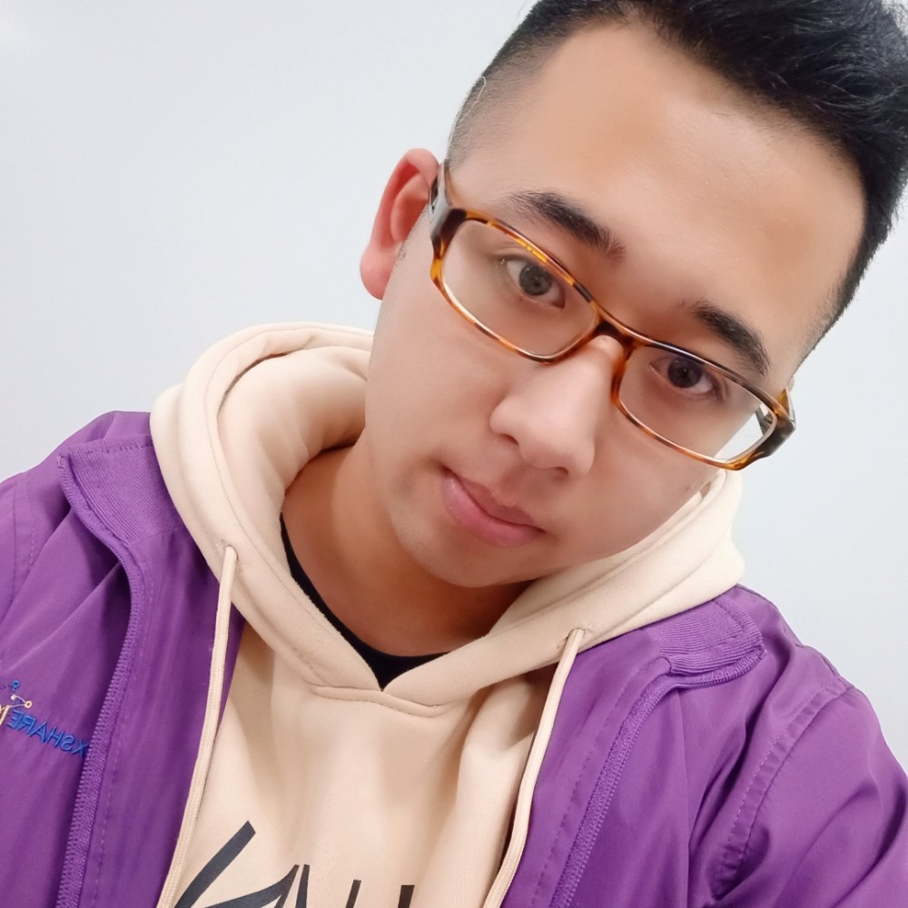 枕头旁你的照片