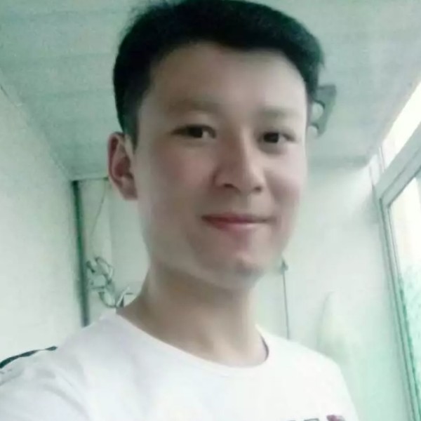 勤恳的微笑的照片