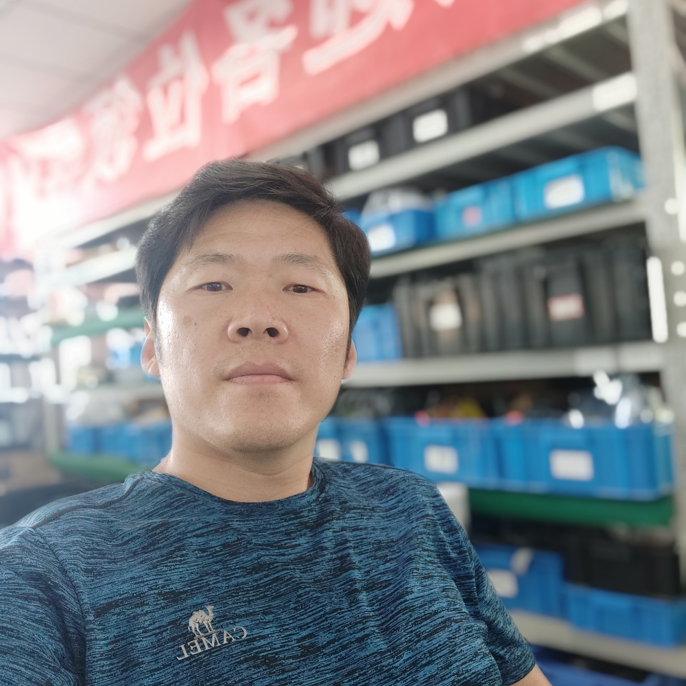 体贴浅吻高跟鞋的照片