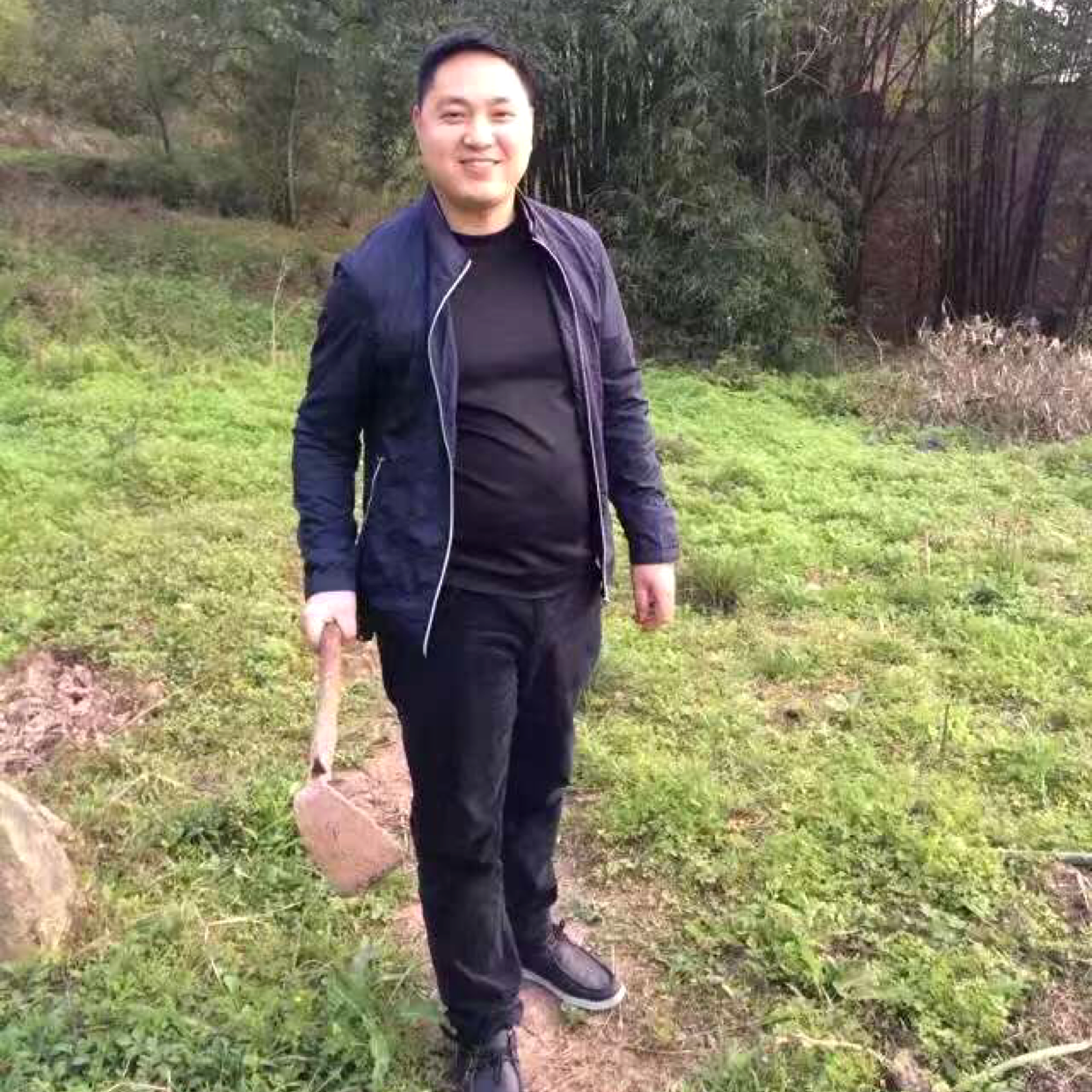 水杯踢单纯的照片
