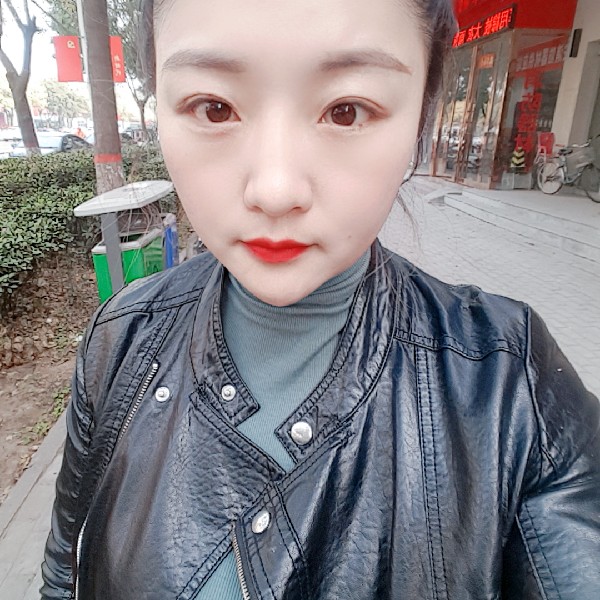 想人陪泪了花瓣的照片