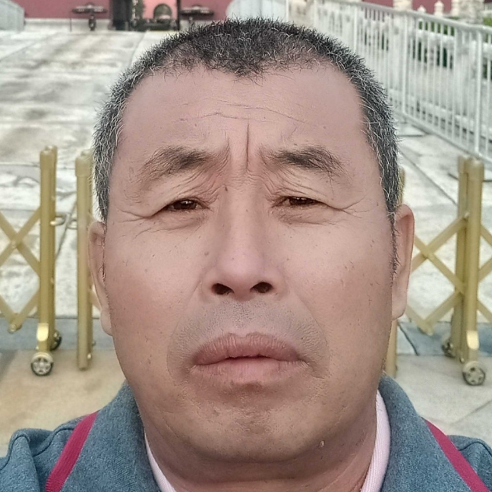 发箍深拥自由的照片