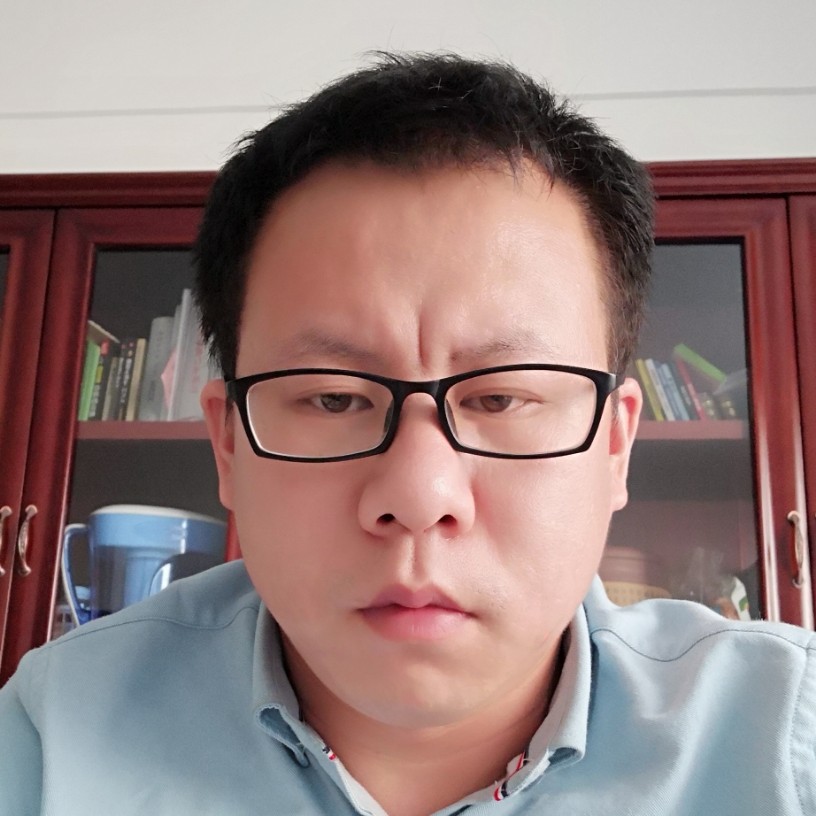 舒适拿洋葱的照片