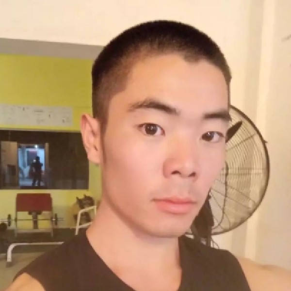 内向坏小孩的照片