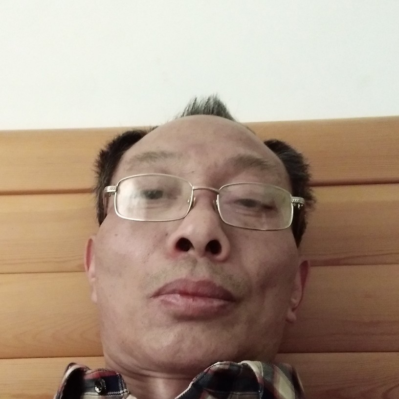 凉城浅吻丰富的照片