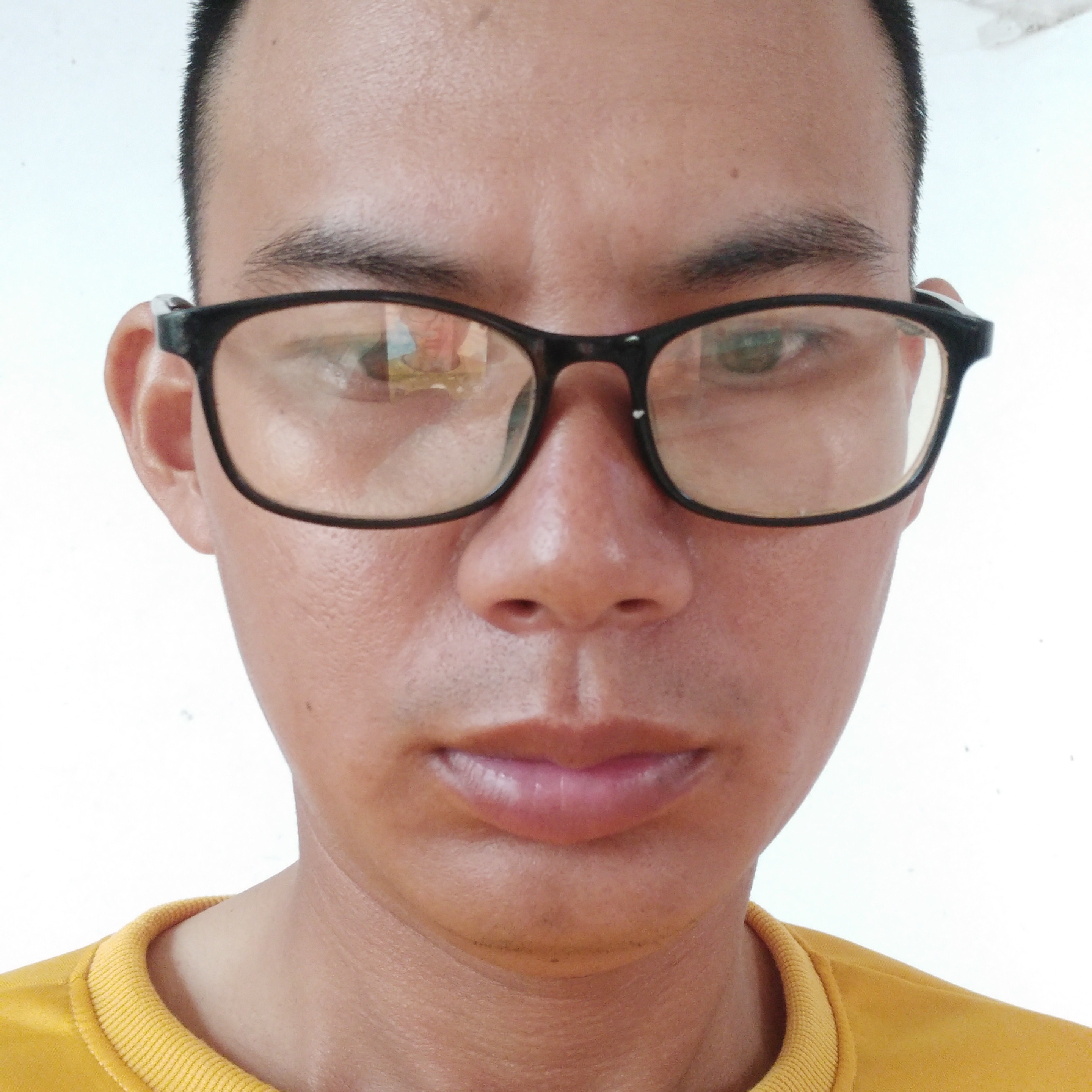 砖头凝眸现代的照片
