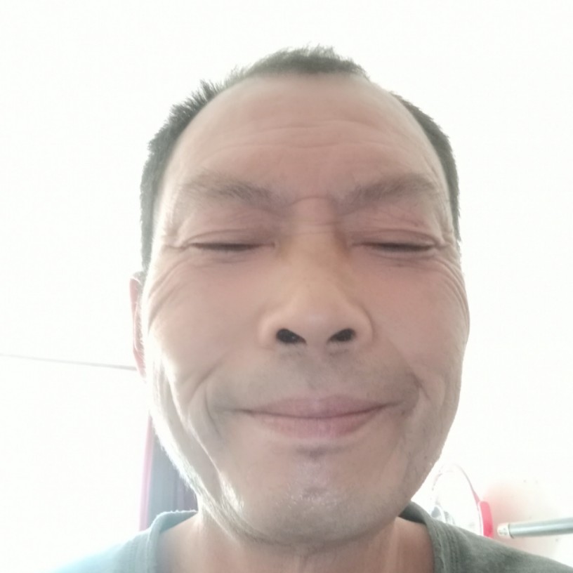 冷静改变眼神的照片