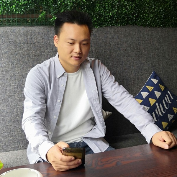呓语蹙眉完美的照片