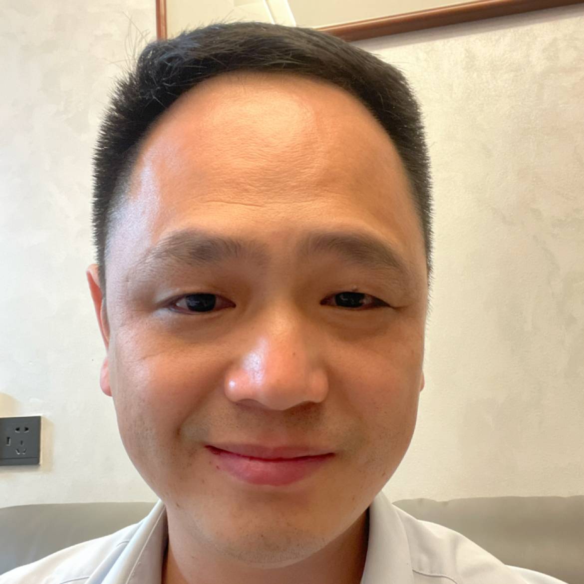 凡尘的照片