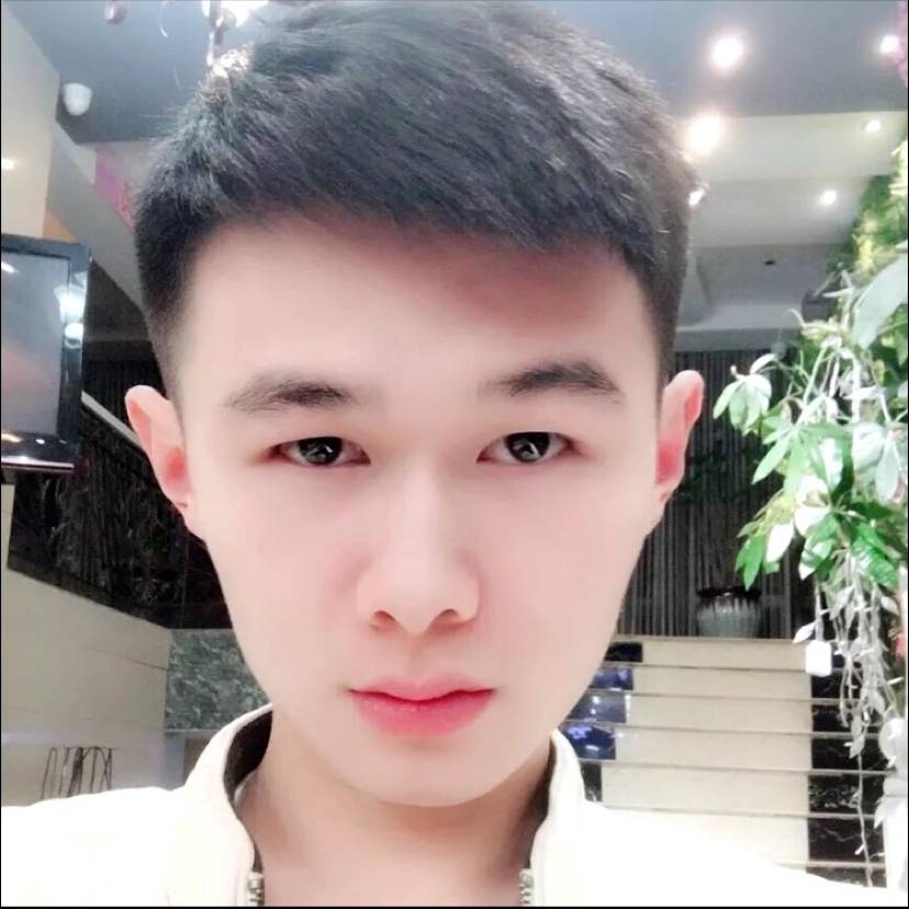 英俊闻洛尘的照片