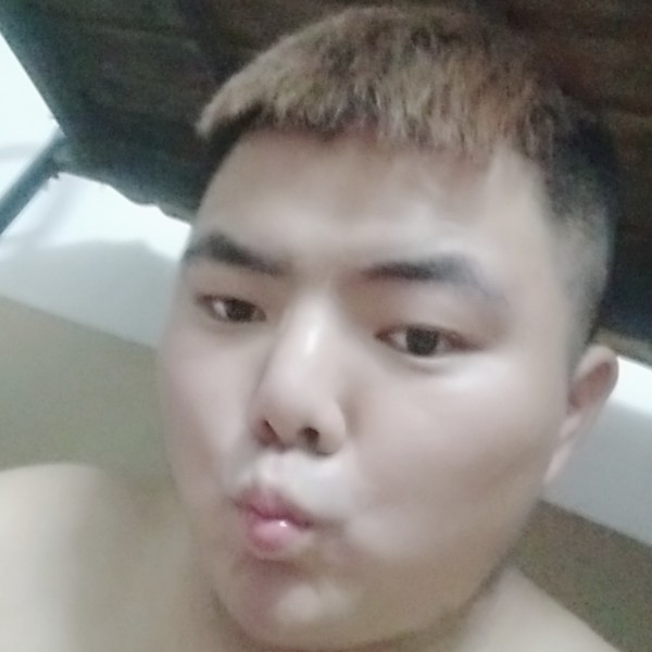 晨阳哭泣的照片
