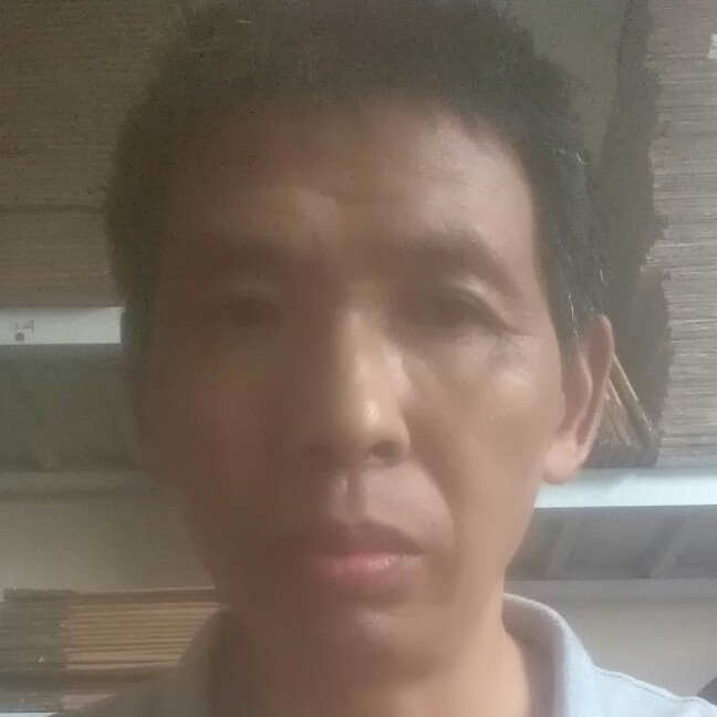 复杂踢若溪的照片