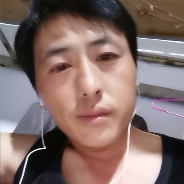 激动给小馒头的照片