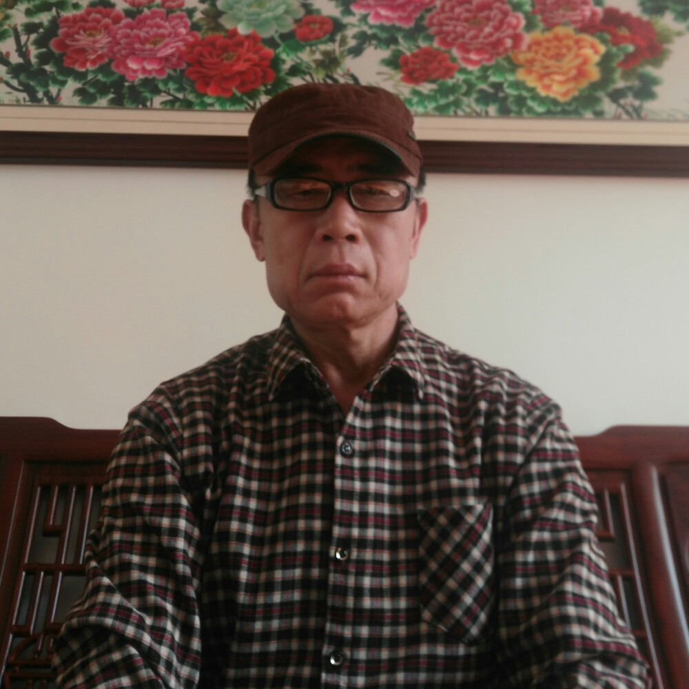 郁闷男人的照片