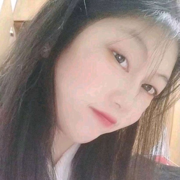 兮颜回眸欣喜的照片