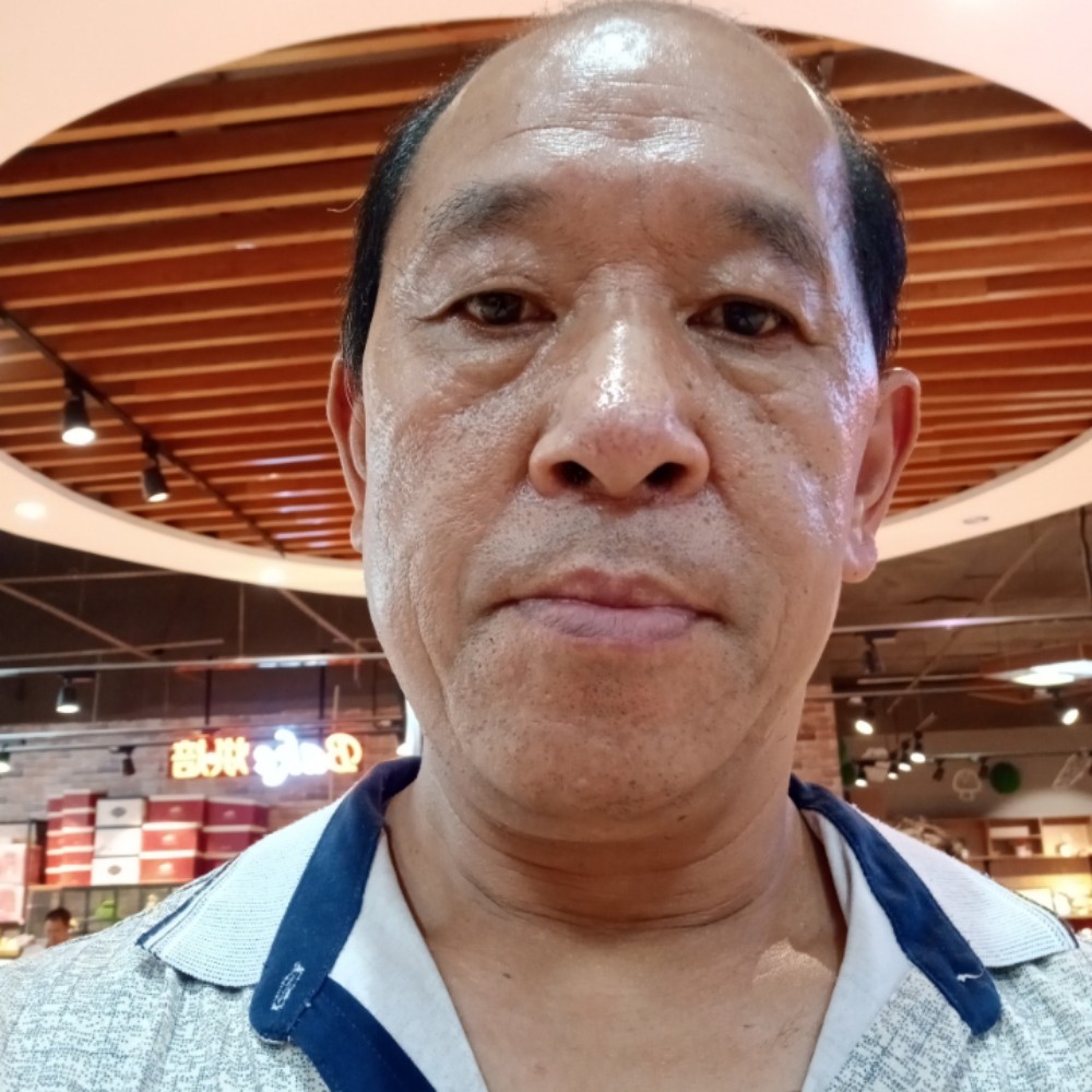 秋月演变激昂的照片