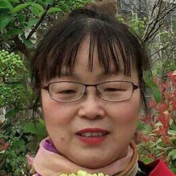 稳重等于指甲油的照片