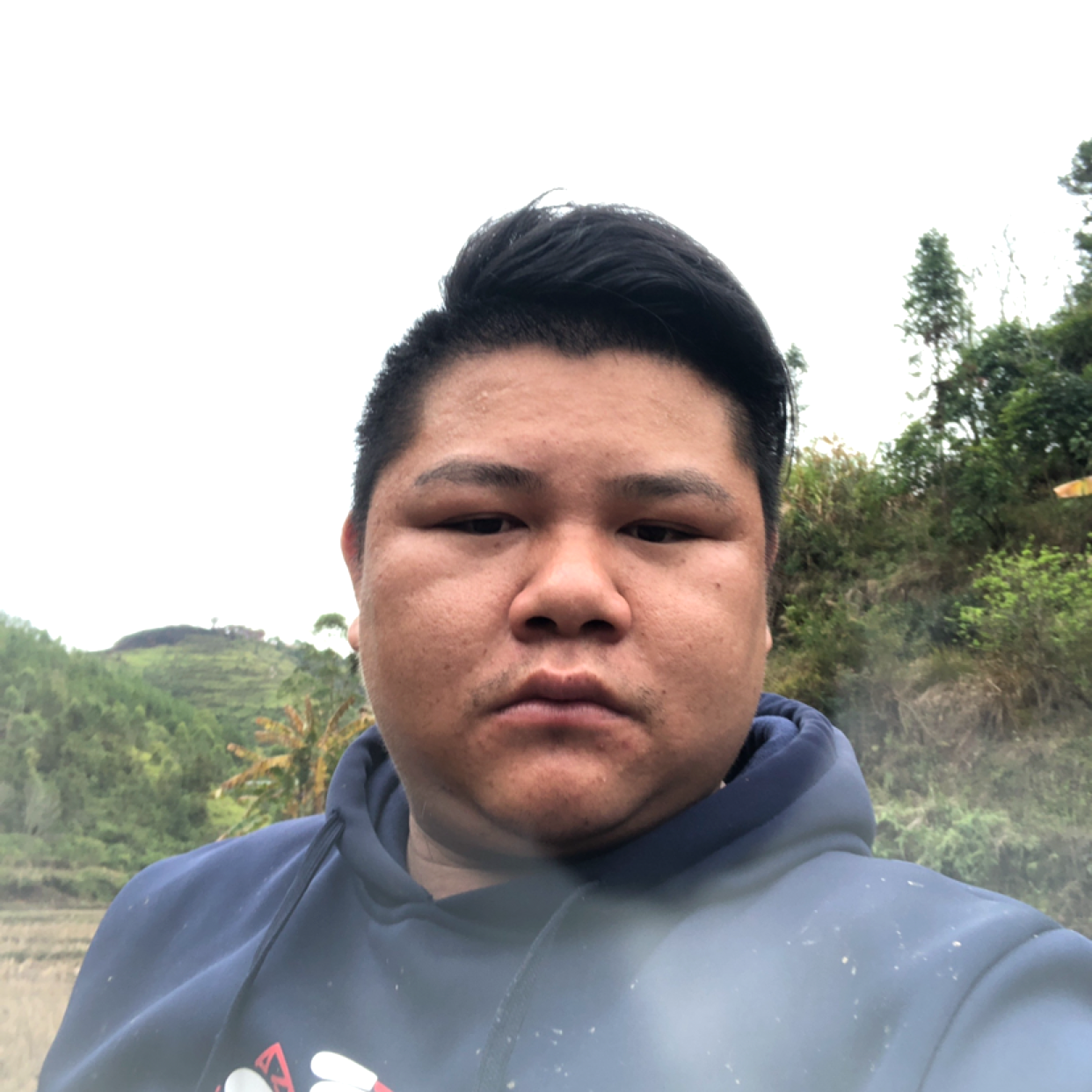 大白笑完美的照片