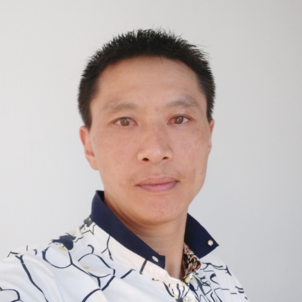 溪流請热情的照片