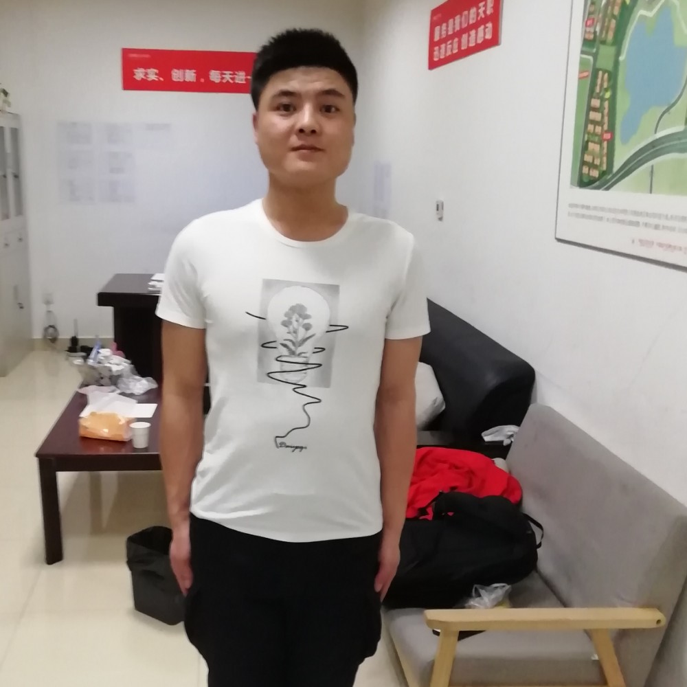 张圳的照片