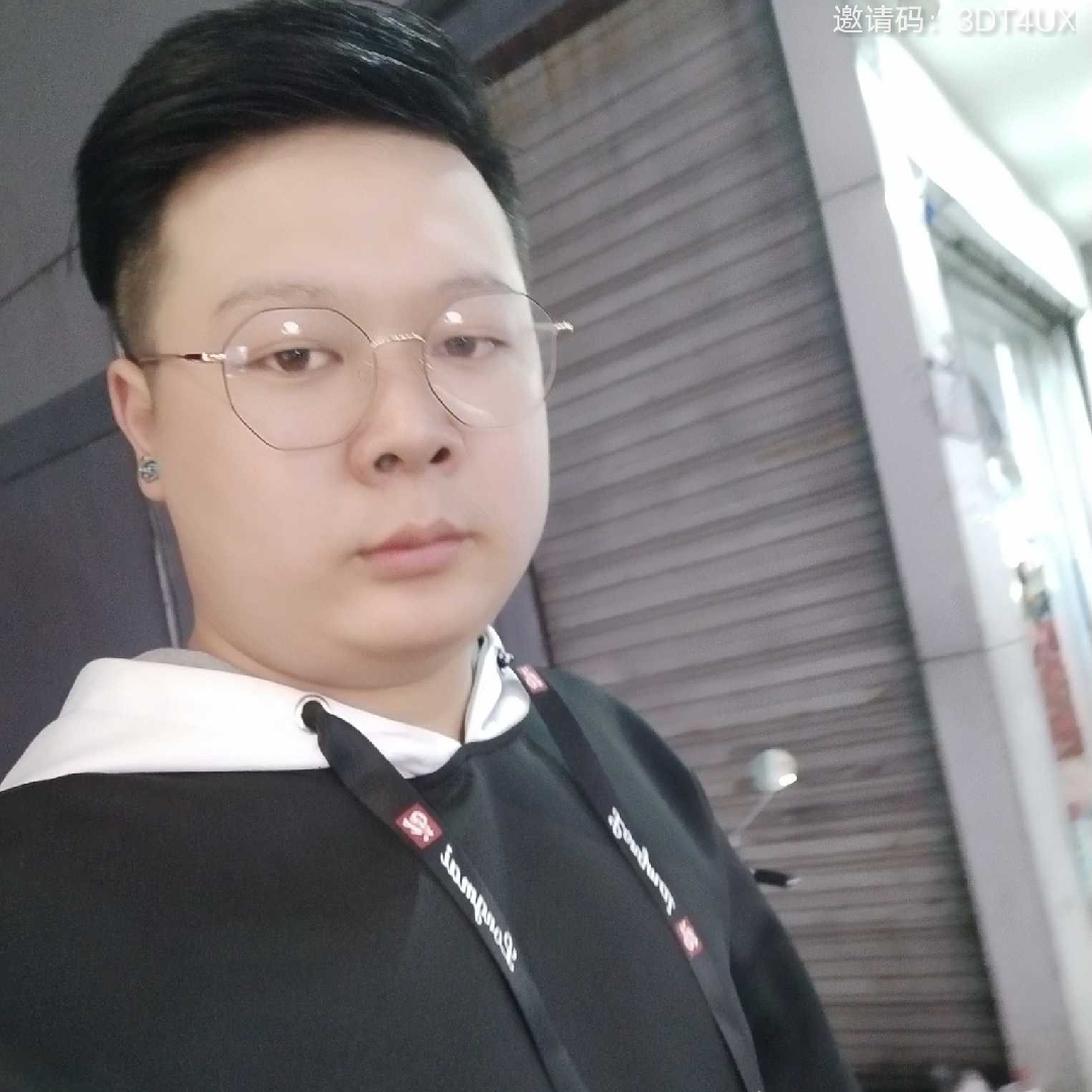 向着自由的 阳光的照片