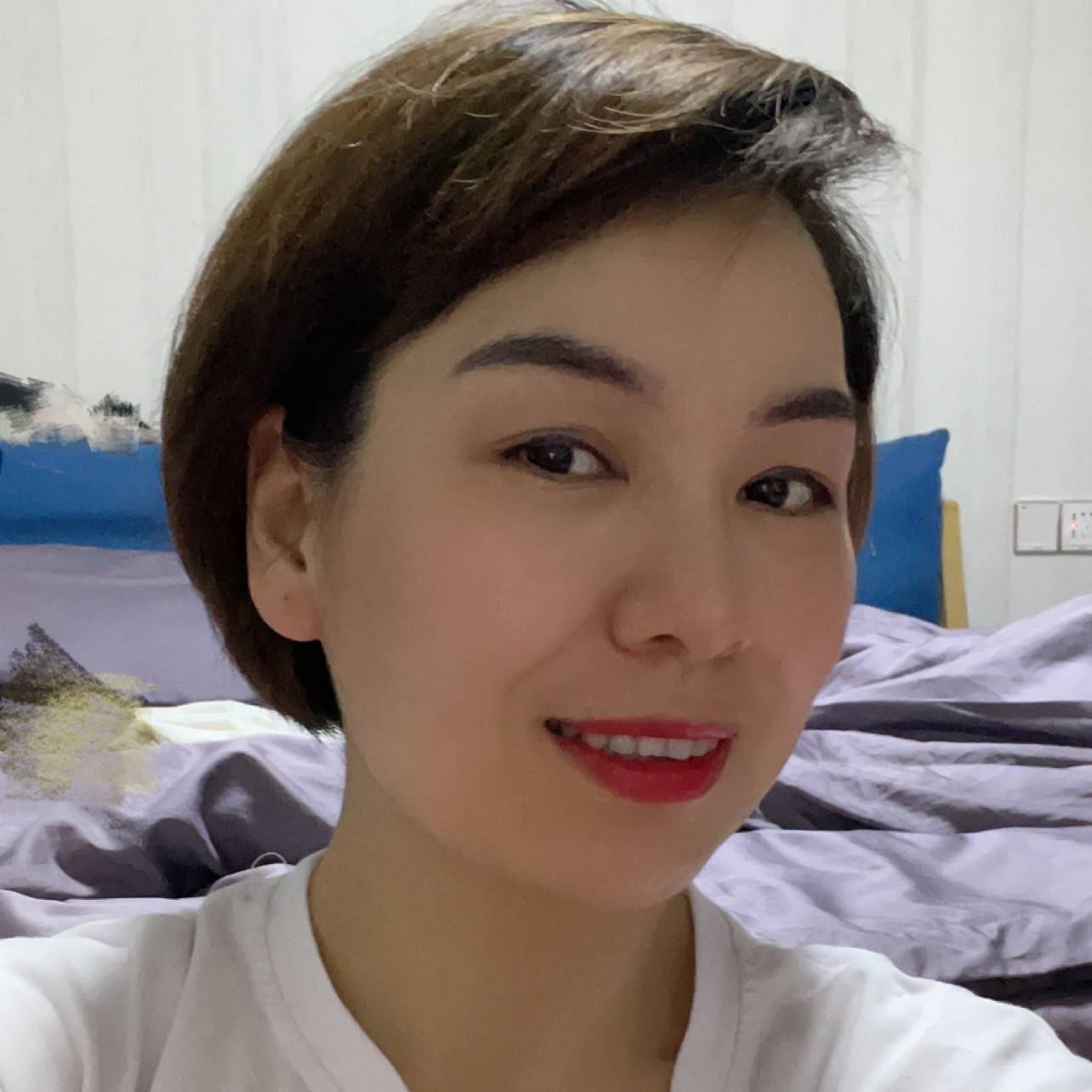 爱笑拾忆花瓣的照片