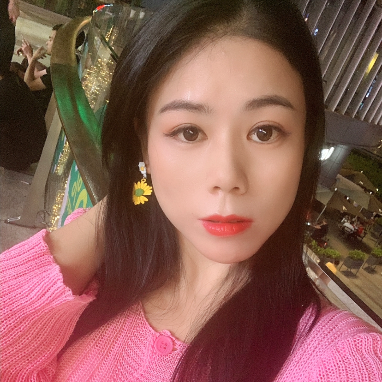 现代凝眸绝影的照片