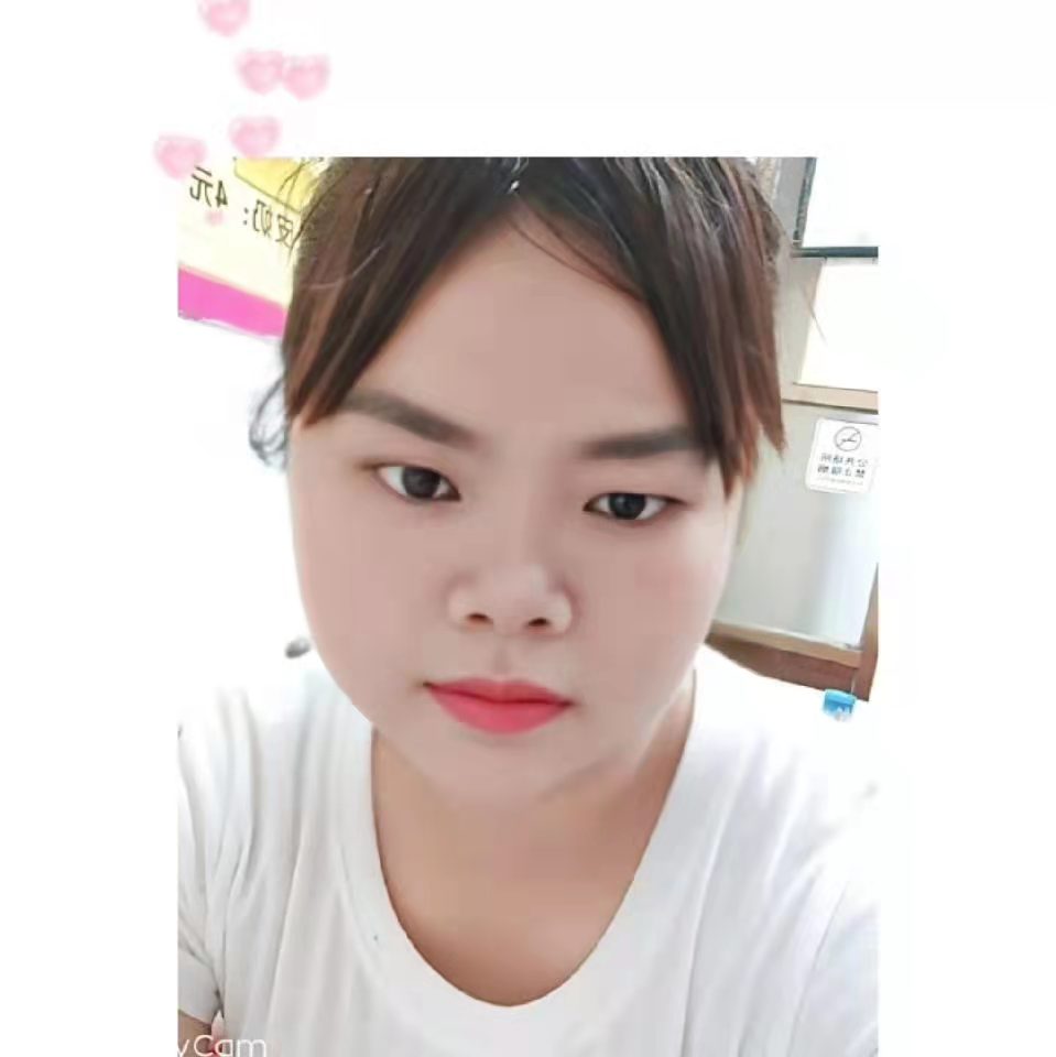 感性浅吻小松鼠的照片