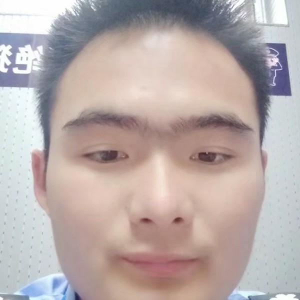 春媱闻彪壮的照片