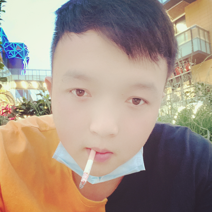 弟弟很大的照片