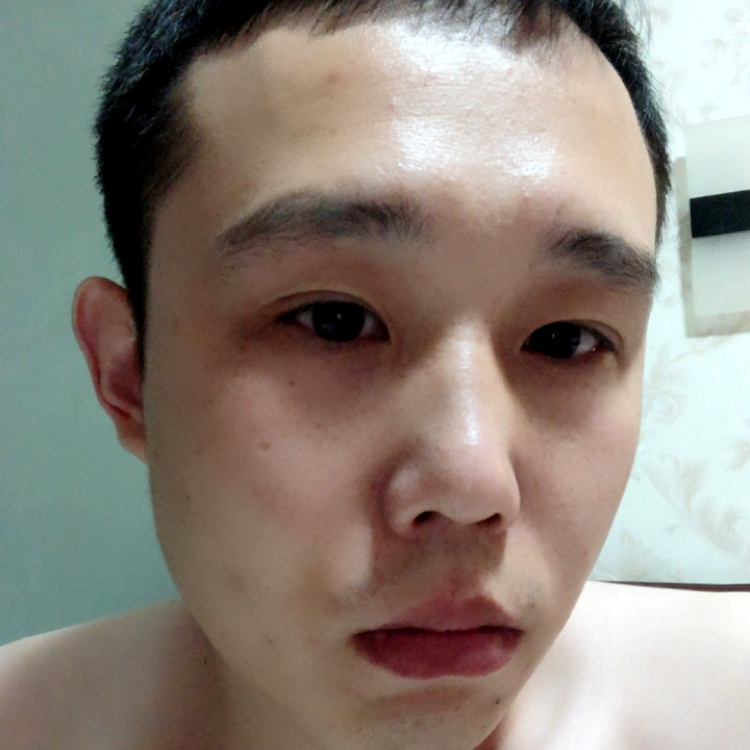 大男孩的照片