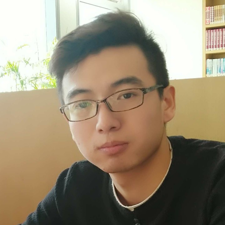 尊云方欢呼的照片