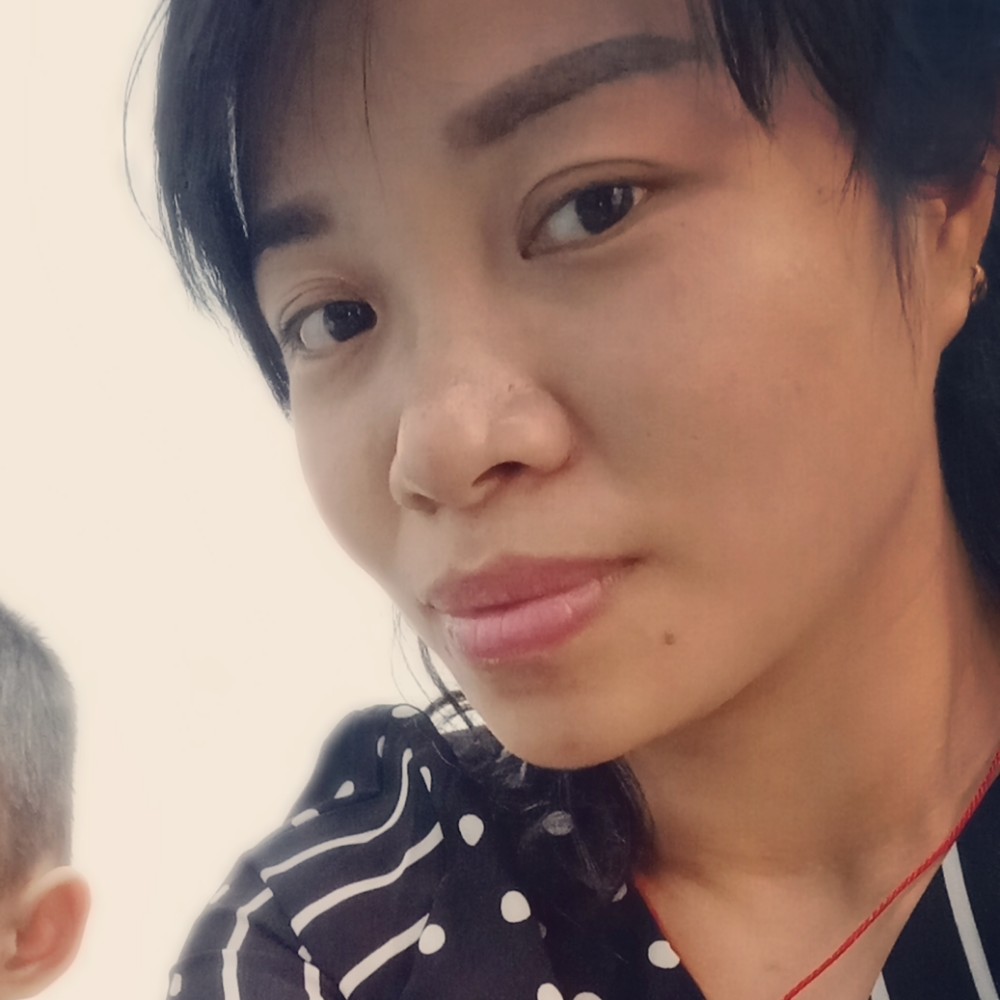 嘴角上扬01的照片