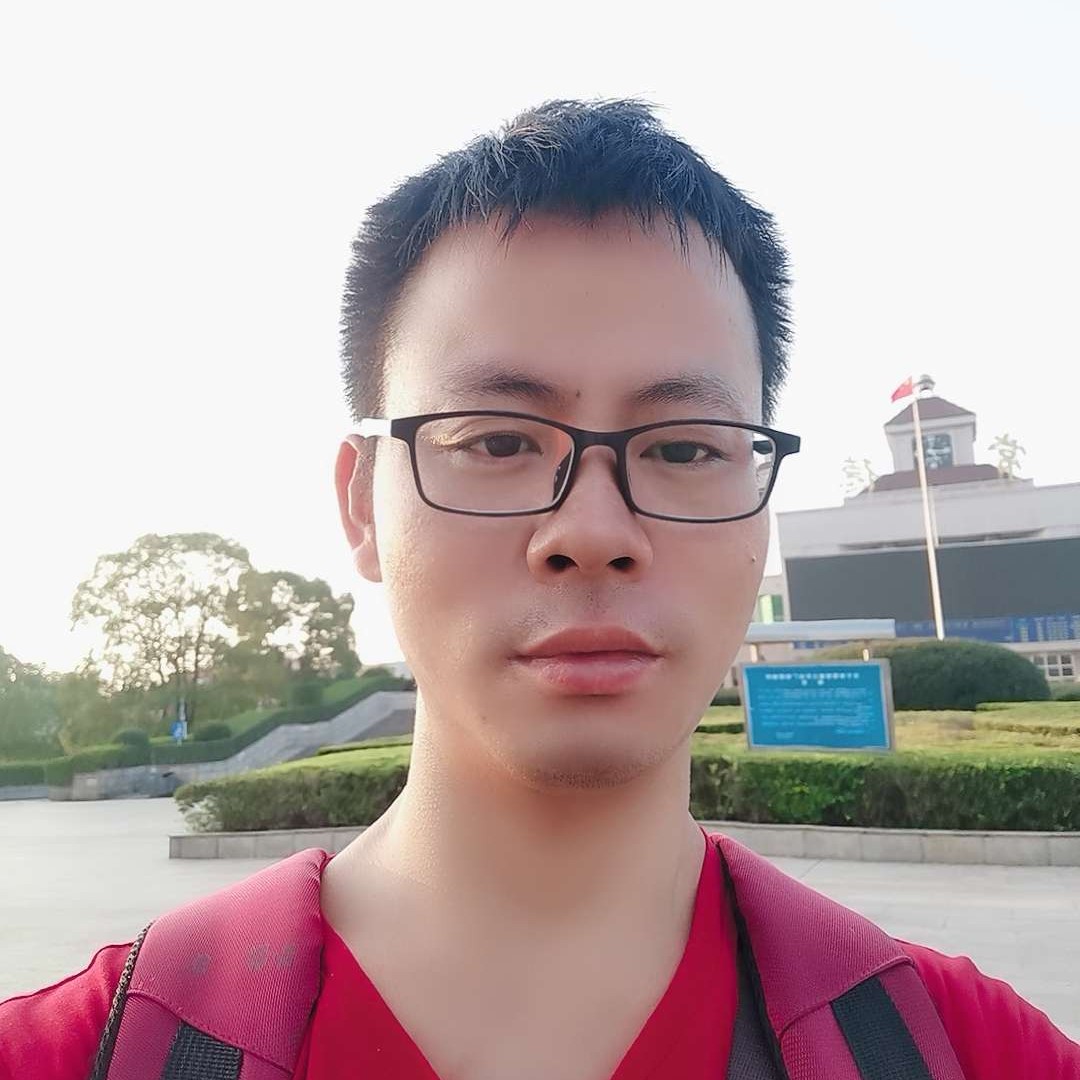 细心保卫过客的照片