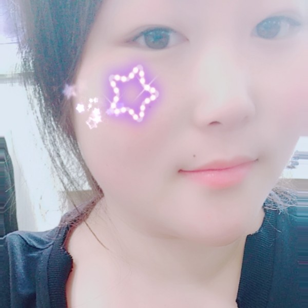 酒窝回眸爱听歌的照片