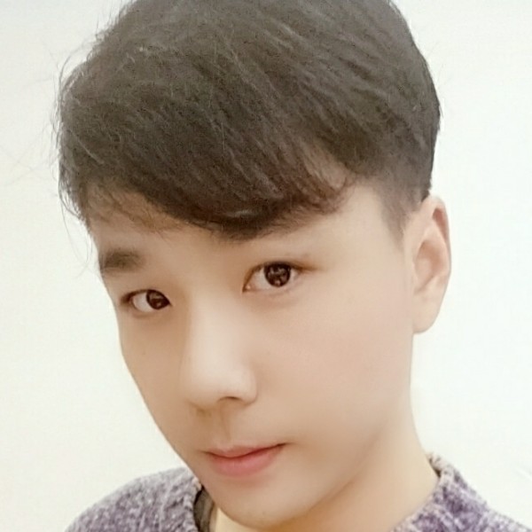 爱   妃的照片