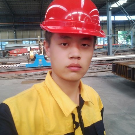 欣慰拿冷月的照片